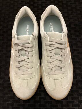 Light mint green Dr. Scholl sneakers. Never worn.